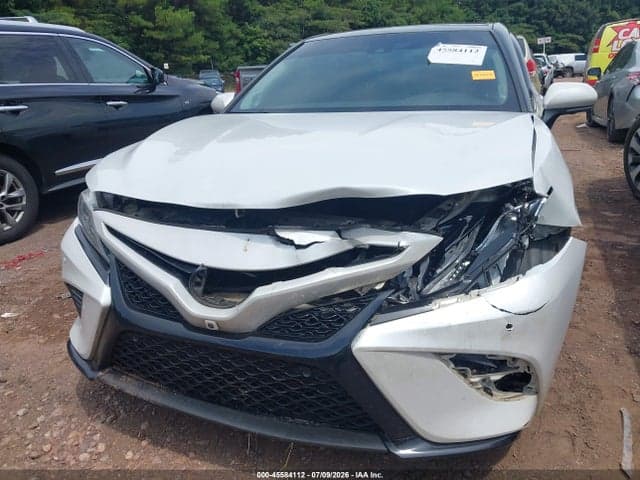 2018 TOYOTA CAMRY XSE 6