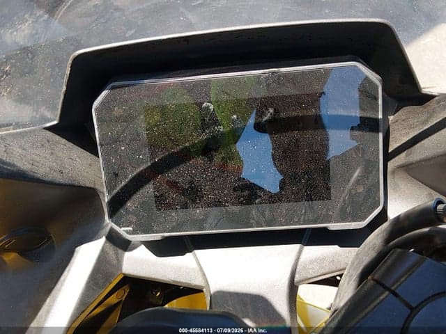 2025 SUZUKI GSX800 F 7