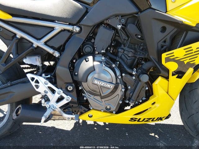 2025 SUZUKI GSX800 F 8