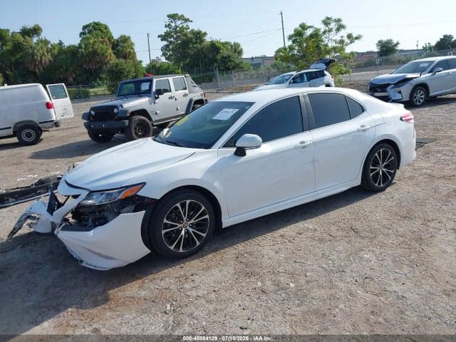 2020 TOYOTA CAMRY SE 2