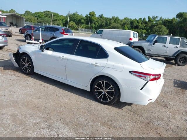 2020 TOYOTA CAMRY SE 3