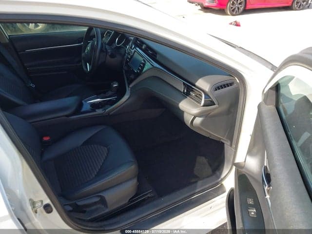 2020 TOYOTA CAMRY SE 5