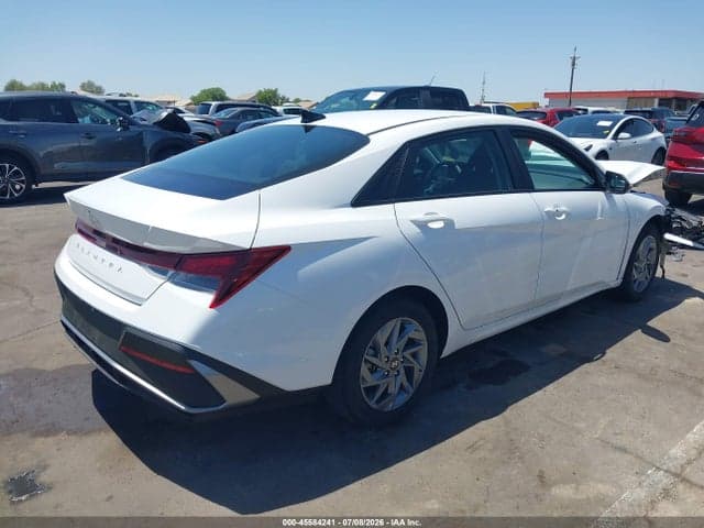2024 HYUNDAI ELANTRA SEL 4