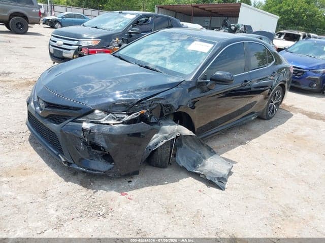 2018 TOYOTA CAMRY SE 2