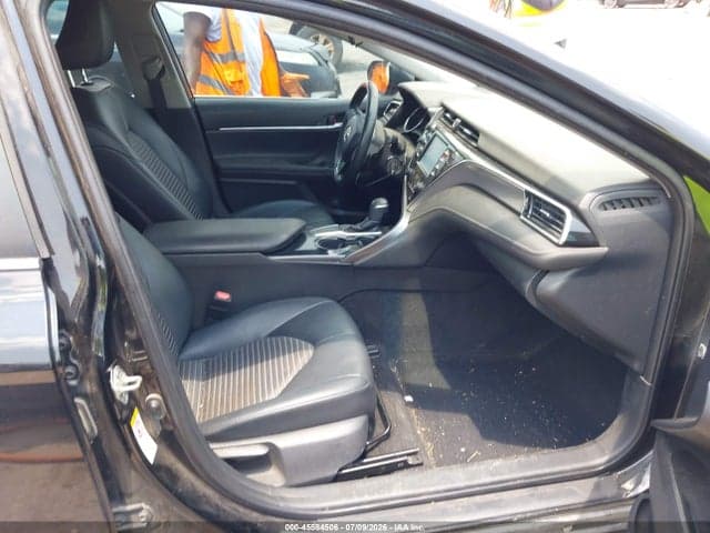 2018 TOYOTA CAMRY SE 5