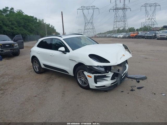 2021 PORSCHE MACAN 1