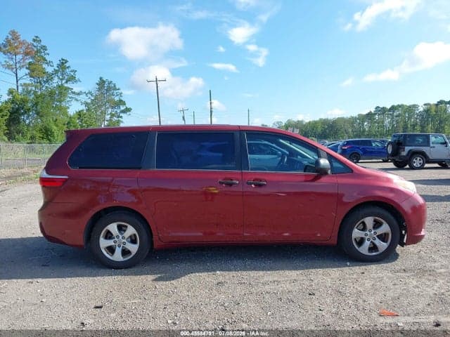 2017 TOYOTA SIENNA L 7 PASSENGER 13