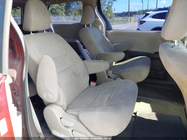 2017 TOYOTA SIENNA L 7 PASSENGER 8