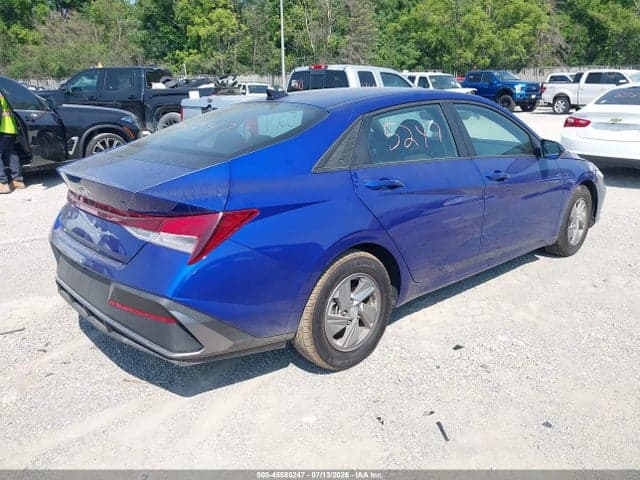 2024 HYUNDAI ELANTRA SE 4
