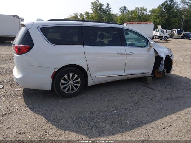 2017 CHRYSLER PACIFICA TOURING-L 4
