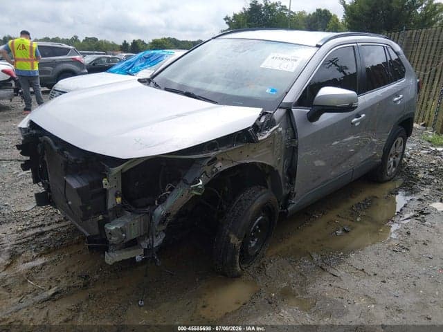 2019 TOYOTA RAV4 LE 2