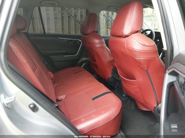 2019 TOYOTA RAV4 LE 8
