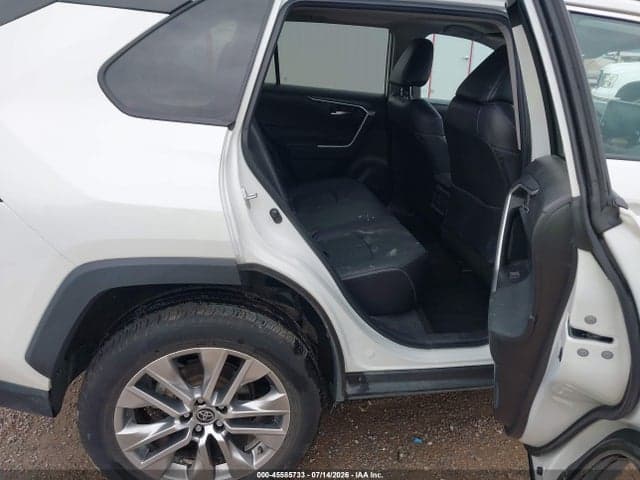 2022 TOYOTA RAV4 XLE PREMIUM 8