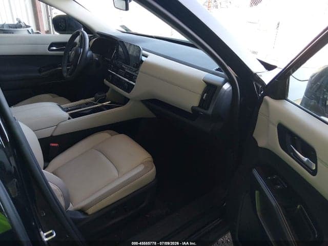 2025 NISSAN PATHFINDER SL FWD 5