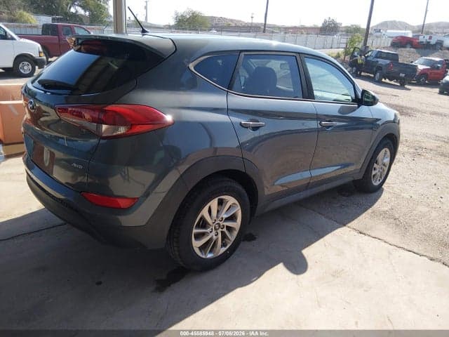 2018 HYUNDAI TUCSON SE 4