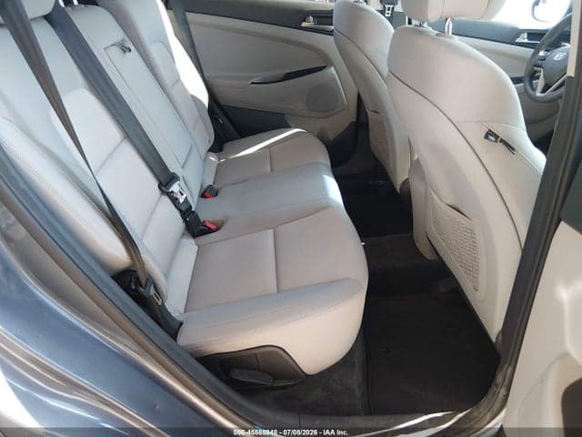 2018 HYUNDAI TUCSON SE 8