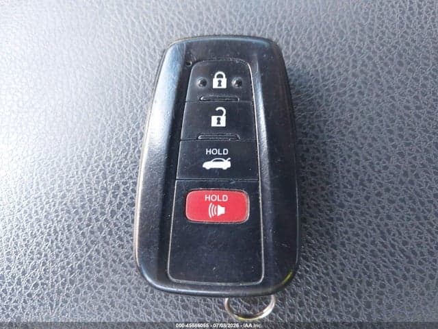 2018 TOYOTA CAMRY LE 11