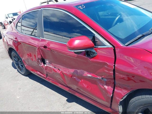 2018 TOYOTA CAMRY LE 17