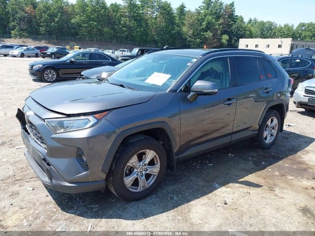 2020 TOYOTA RAV4 XLE 2