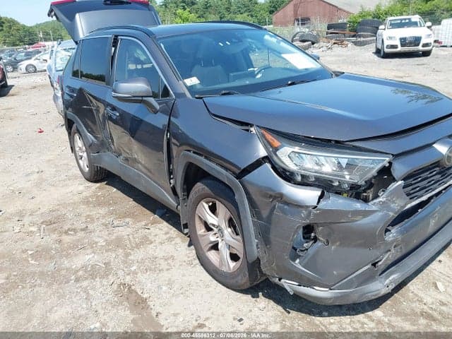 2020 TOYOTA RAV4 XLE 6