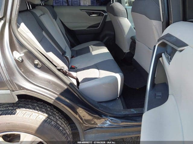 2020 TOYOTA RAV4 XLE 8