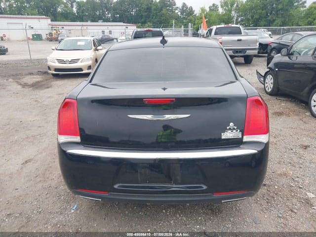 2017 CHRYSLER 300 LIMITED 16