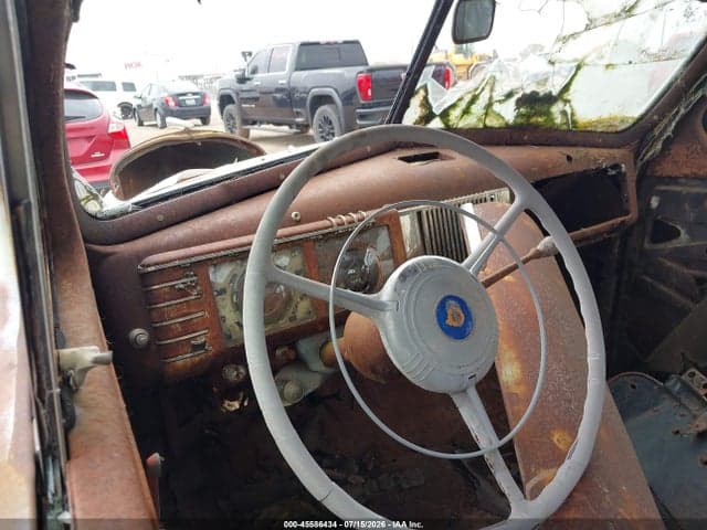 1939 CHRYSLER COUPE 14