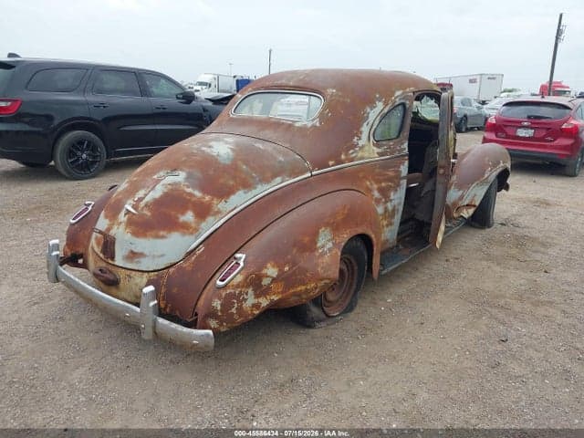 1939 CHRYSLER COUPE 4
