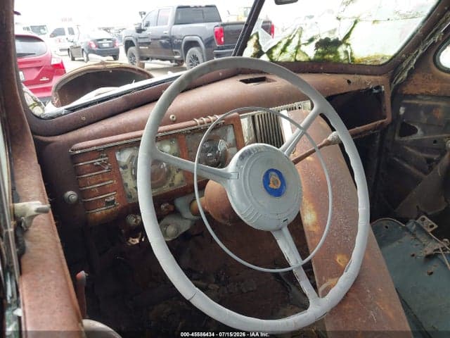 1939 CHRYSLER COUPE 7