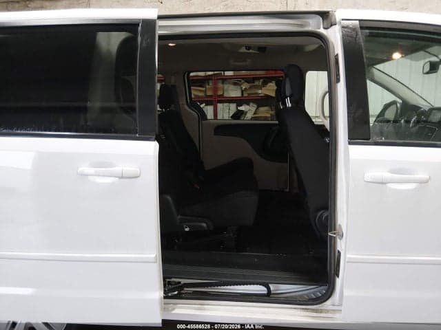 2017 DODGE GRAND CARAVAN SE 8