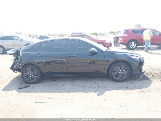 2022 HYUNDAI ELANTRA SEL 13