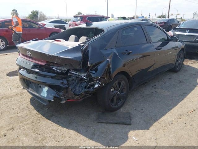 2022 HYUNDAI ELANTRA SEL 4