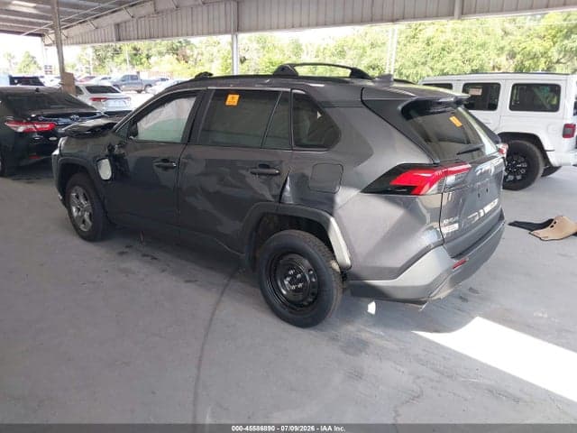 2025 TOYOTA RAV4 XLE 3