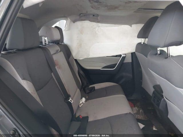 2025 TOYOTA RAV4 XLE 8