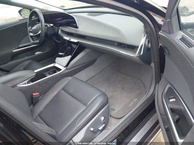 2025 LUCID AIR PURE 5