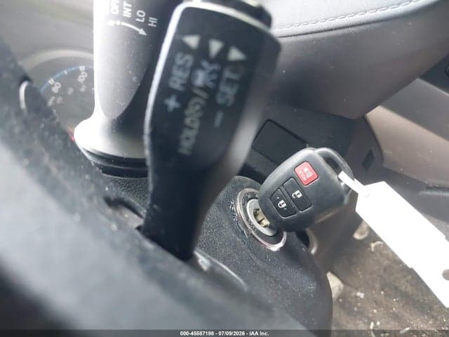 2018 TOYOTA RAV4 LE 11