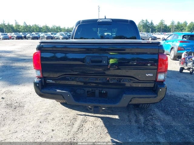 2018 TOYOTA TACOMA TRD SPORT 17