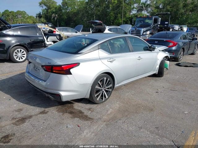 2021 NISSAN ALTIMA SR FWD 4