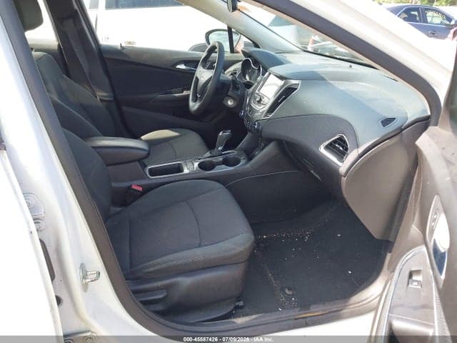 2017 CHEVROLET CRUZE LT AUTO 5