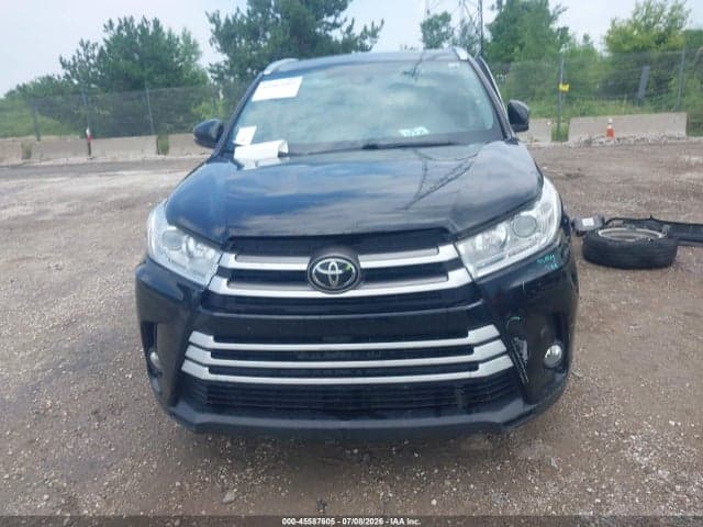 2019 TOYOTA HIGHLANDER XLE 12