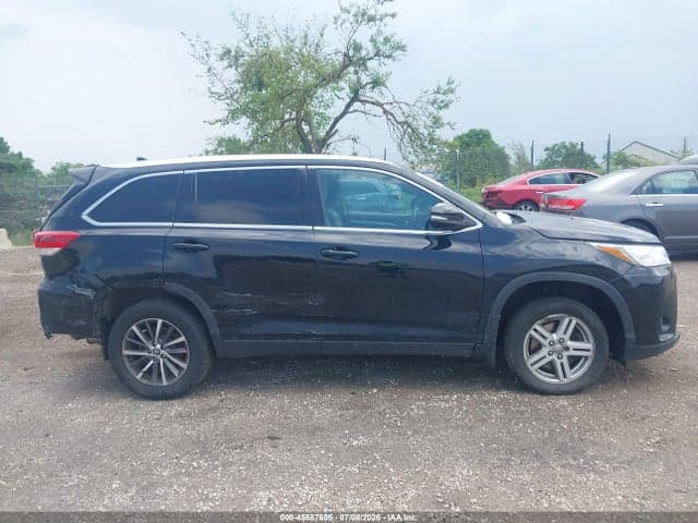 2019 TOYOTA HIGHLANDER XLE 13