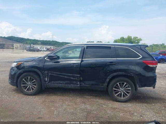 2019 TOYOTA HIGHLANDER XLE 14