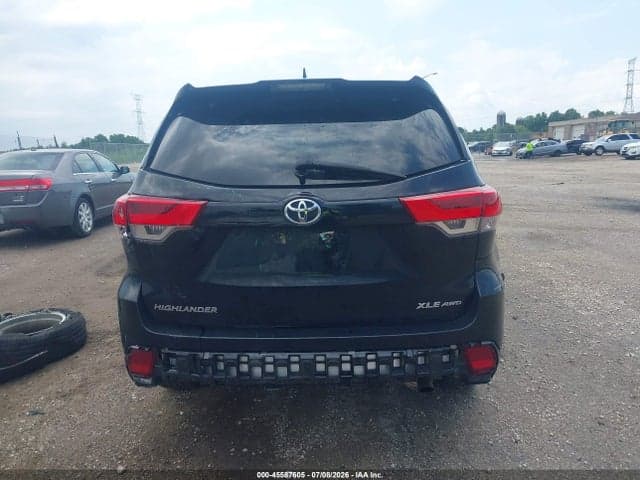 2019 TOYOTA HIGHLANDER XLE 16