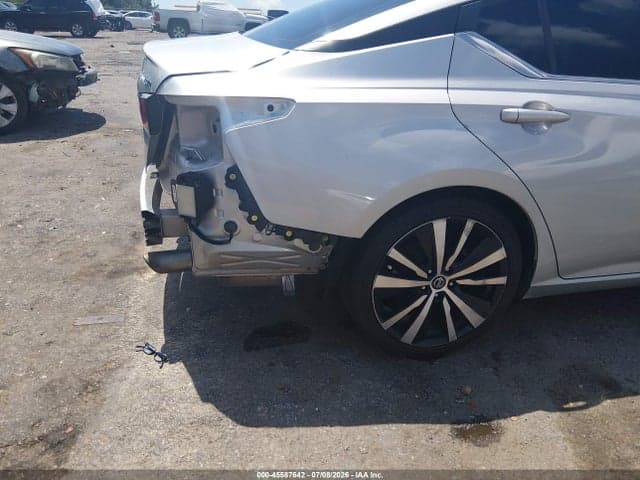 2022 NISSAN ALTIMA SR FWD 19