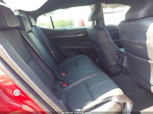 2025 TOYOTA CAMRY XSE 8