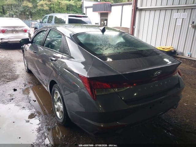 2023 HYUNDAI ELANTRA SE 3