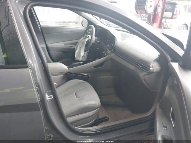 2023 HYUNDAI ELANTRA SE 5