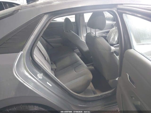 2023 HYUNDAI ELANTRA SE 8
