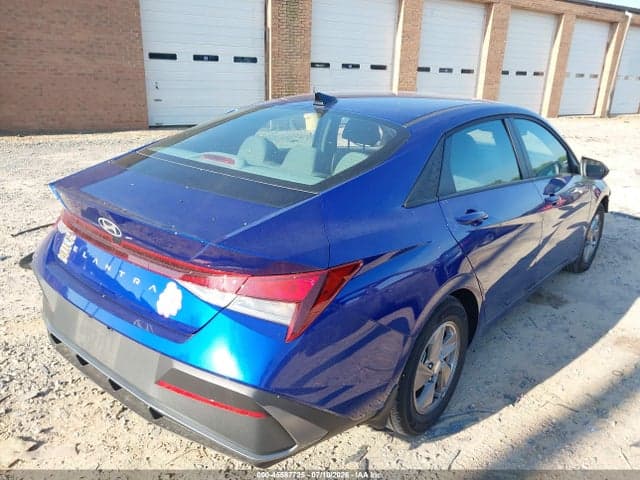 2025 HYUNDAI ELANTRA SE 4
