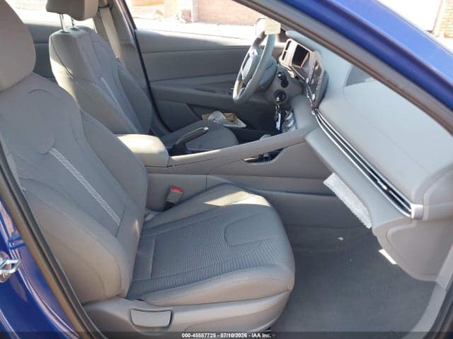2025 HYUNDAI ELANTRA SE 5